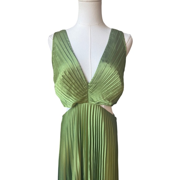Abercrombie & Fitch Pleated Green Cut Out Maxi Dress Sz L Deep V Satin Goddess - Picture 3 of 8